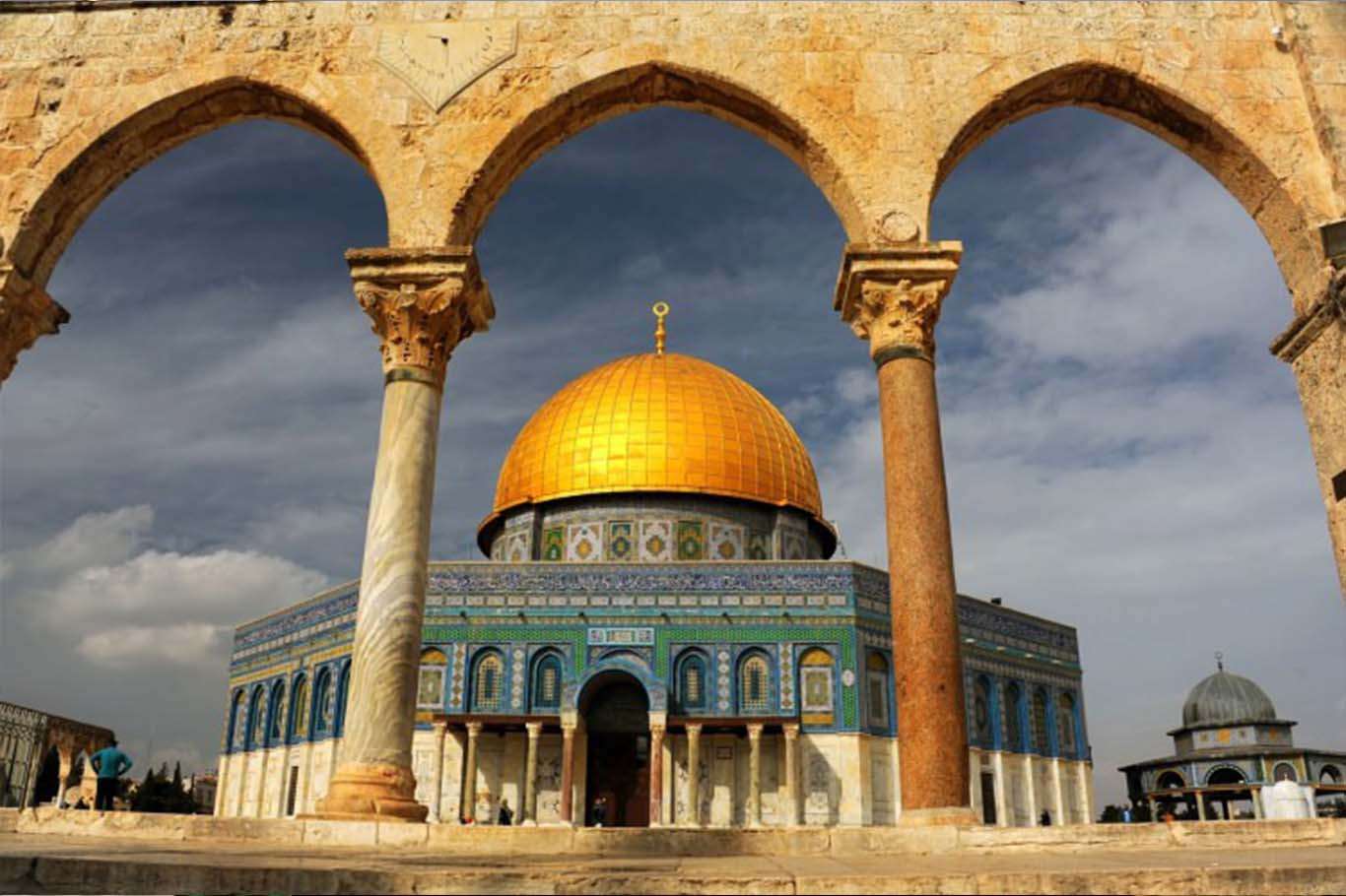 حماس: الدعوات لهدم قبة الصخرة لعبٌ بالنار وتصعيدٌ خطير ضد مقدساتنا